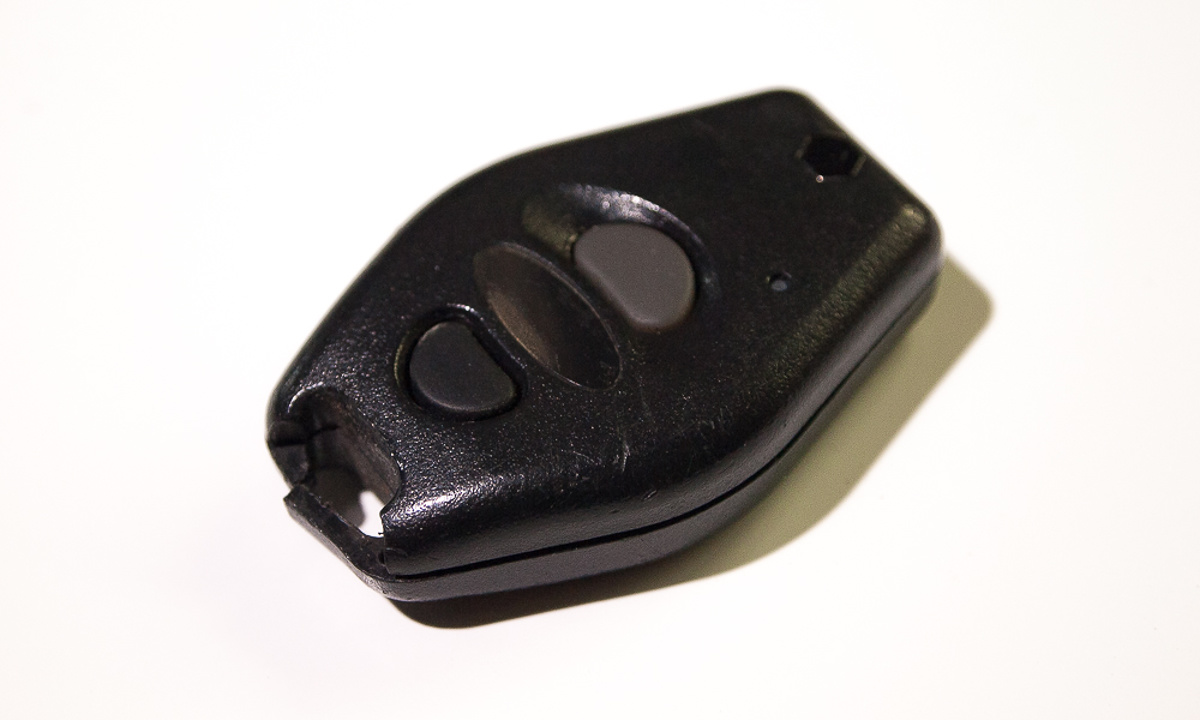 Datatool Remote Key Fob Repair - Closeup of damaged key fob's key loop